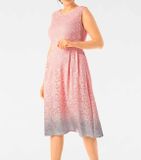 Čipkované šaty Ashley Brooke, ružovo-strieborné