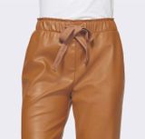 Nohavice z imitácie kože Rick Cardona, hnedá